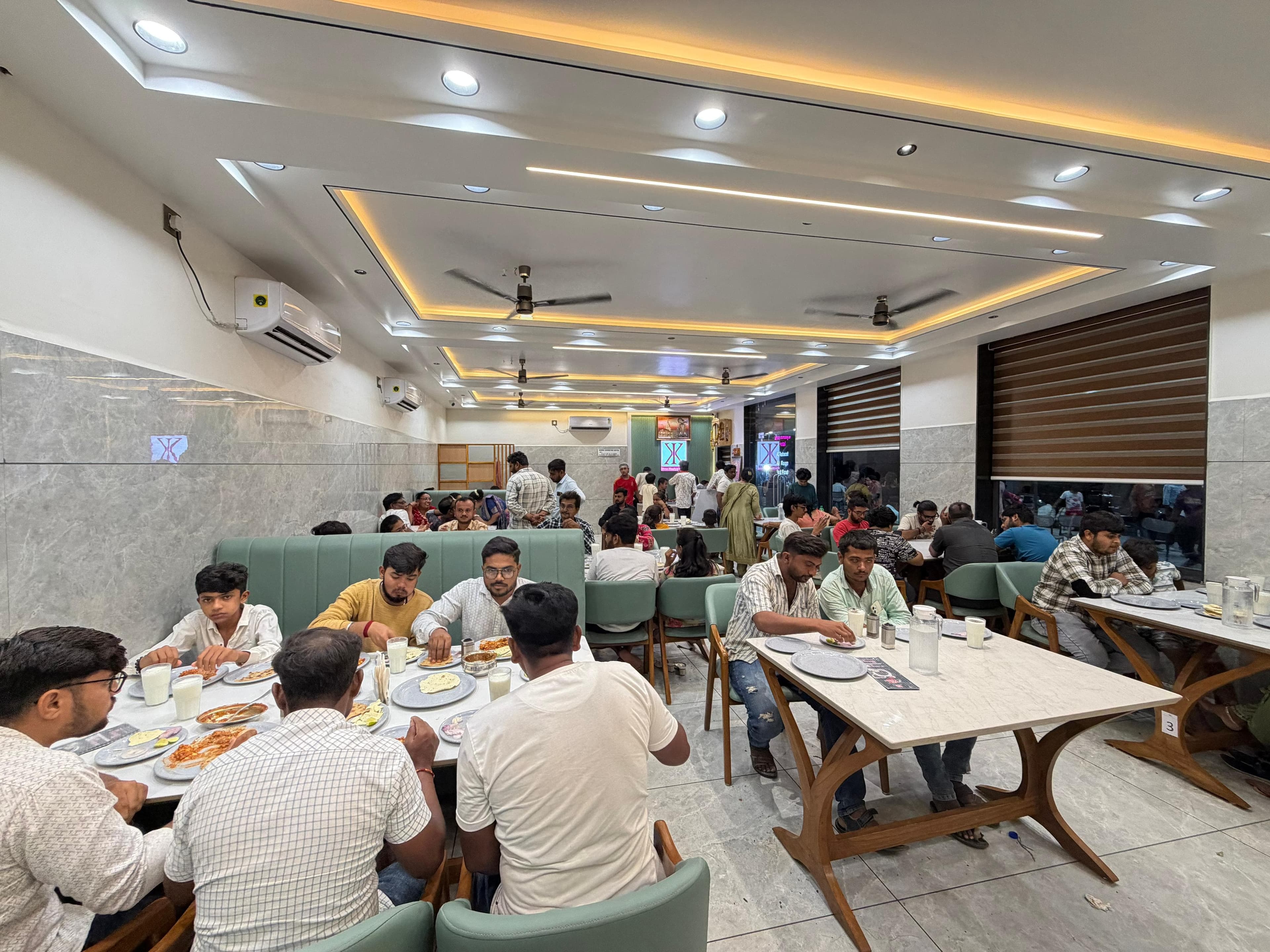 AC Restaurant Dining